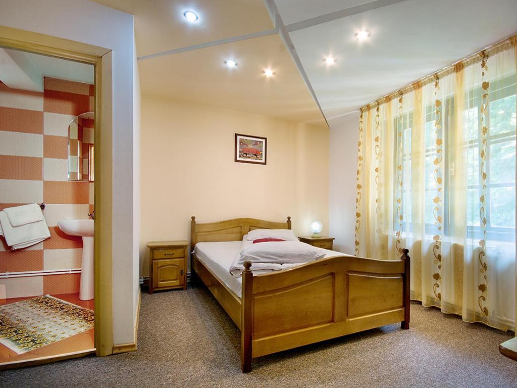 Hotel Pensiunea Bobu Izvoru Muntelui Exterior foto
